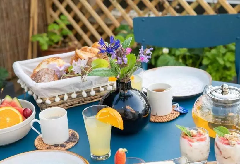 تختخواب و صبحانه L Escale Fleurie à Saint Brieuc