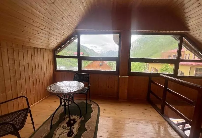 هتل River House
