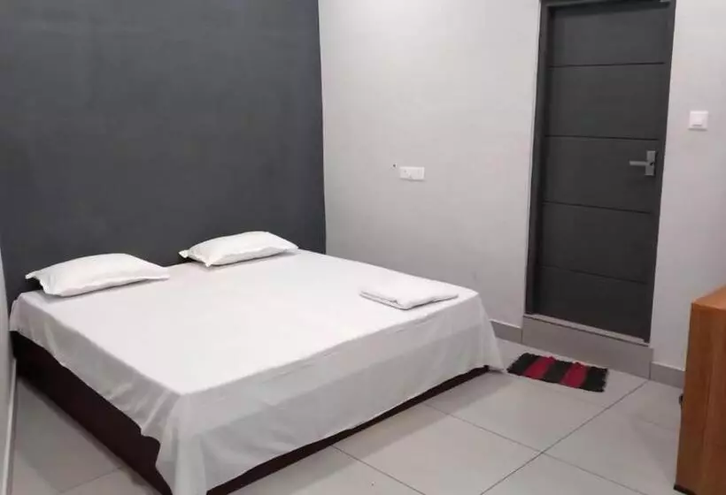 Hotelli S V S Rooms