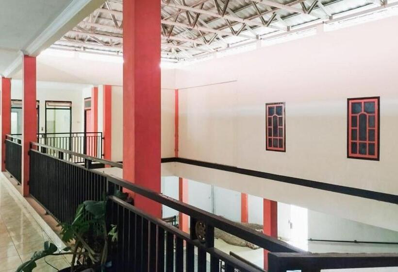 호텔 Turuo Homestay Pringsewu Syariah Mitra Reddoorz