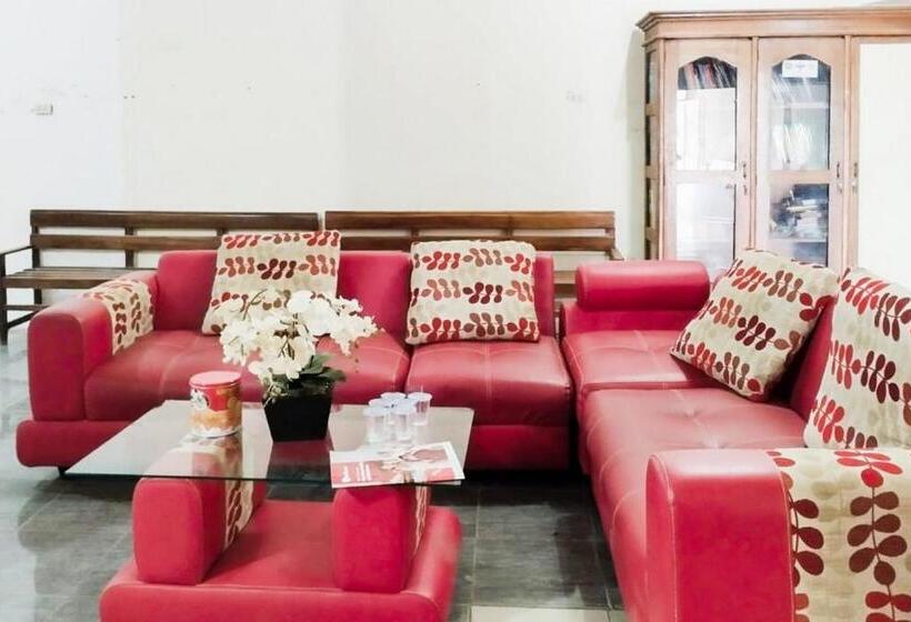 호텔 Turuo Homestay Pringsewu Syariah Mitra Reddoorz