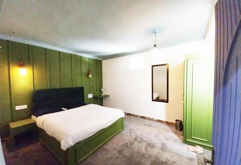 فندق Work Party Go