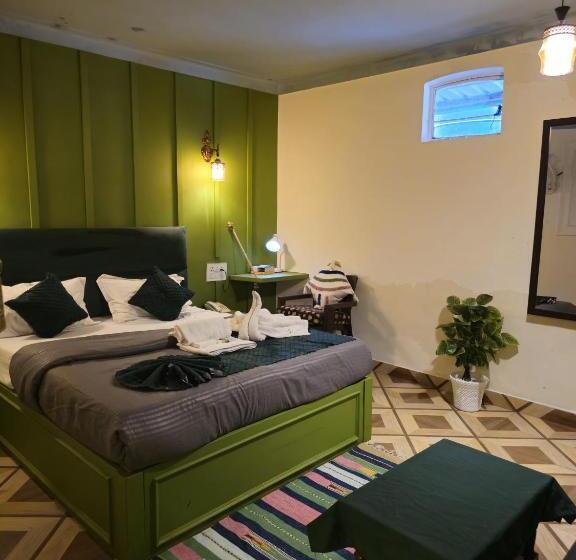 فندق Work Party Go