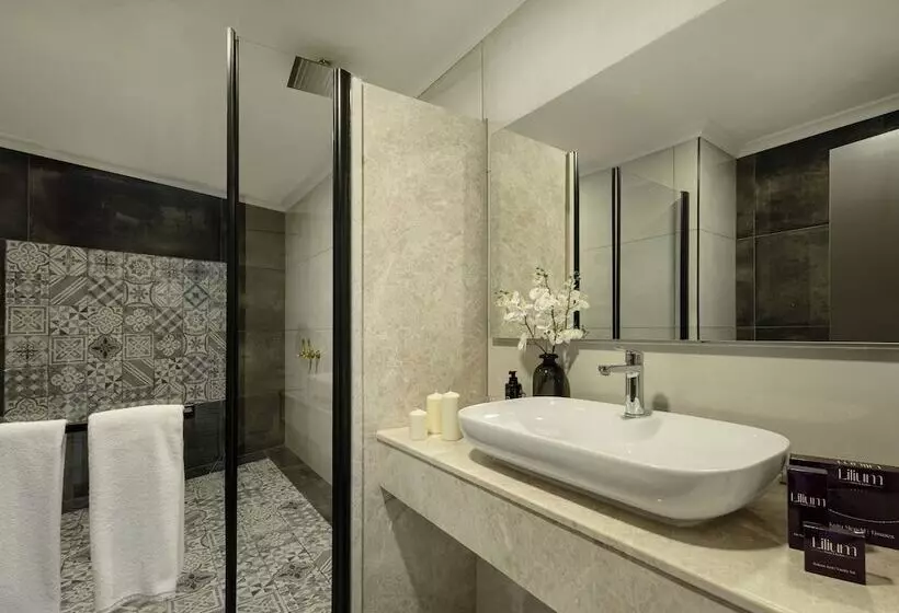 Lilium Hotel & Suites