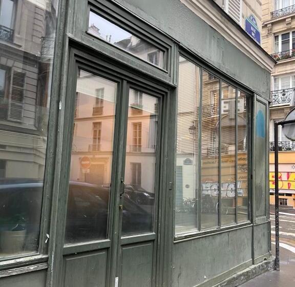 پانسیون Large Parisian Duplex