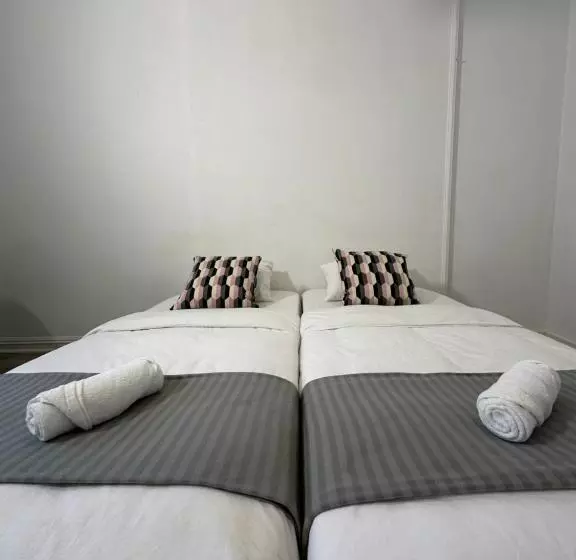پانسیون Legenda Suites