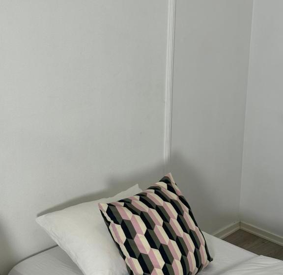 ペンション Legenda Suites