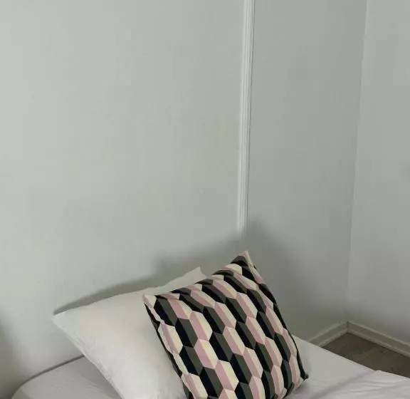 پانسیون Legenda Suites