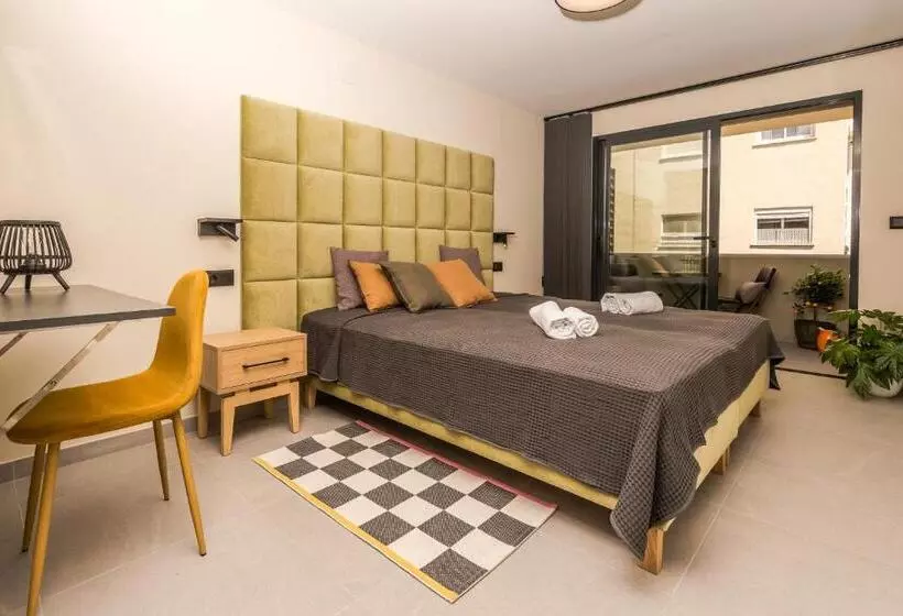 Majatalo Marina Beach 38 Denia