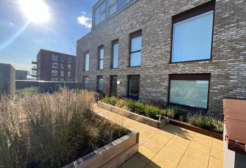پانسیون Riverside Stay Near Canary Wharf   Thames View E16