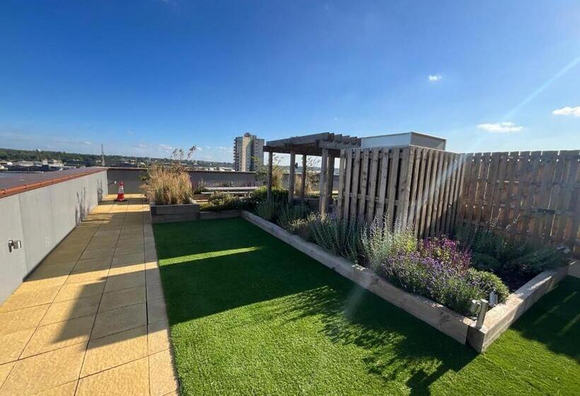 پانسیون Riverside Stay Near Canary Wharf   Thames View E16