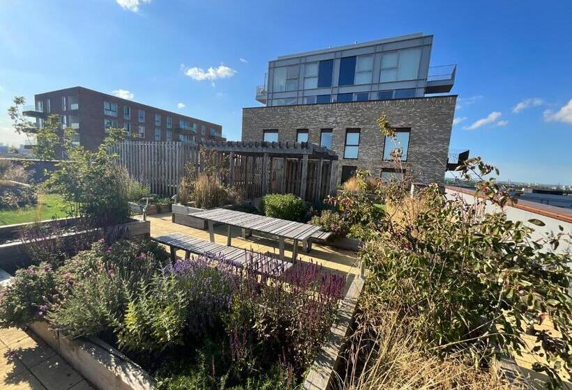 پانسیون Riverside Stay Near Canary Wharf   Thames View E16