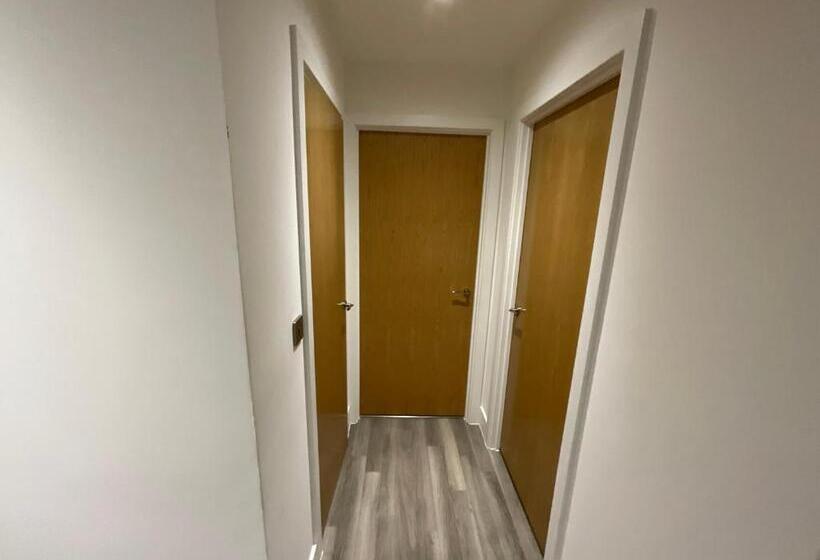 پانسیون Riverside Stay Near Canary Wharf   Thames View E16