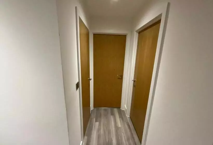 پانسیون Riverside Stay Near Canary Wharf   Thames View E16