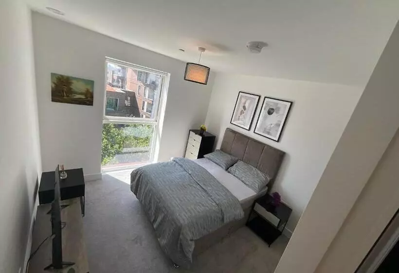 پانسیون Riverside Stay Near Canary Wharf   Thames View E16