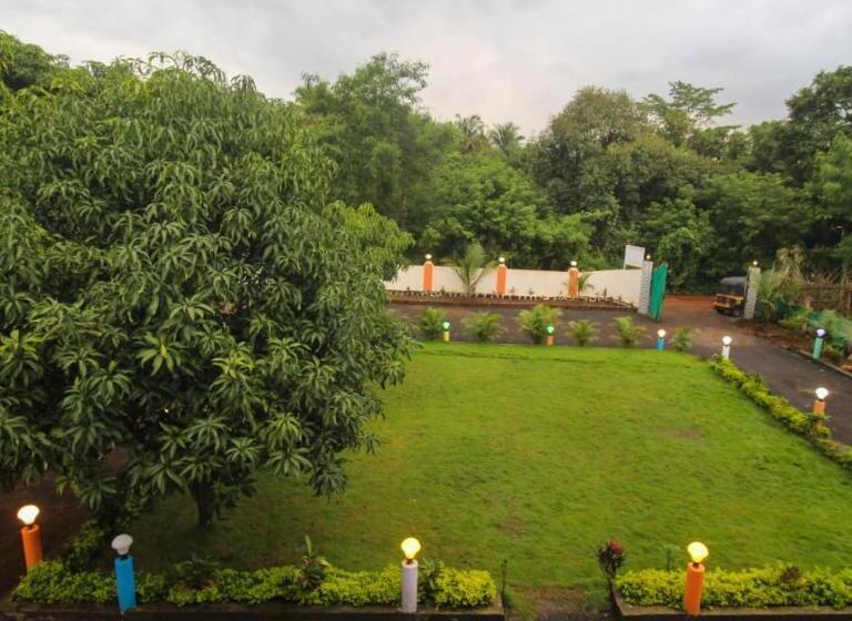 Resort Komal Farm House Karjat
