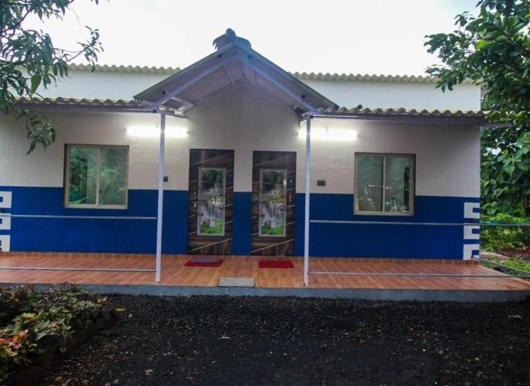 Resort Komal Farm House Karjat
