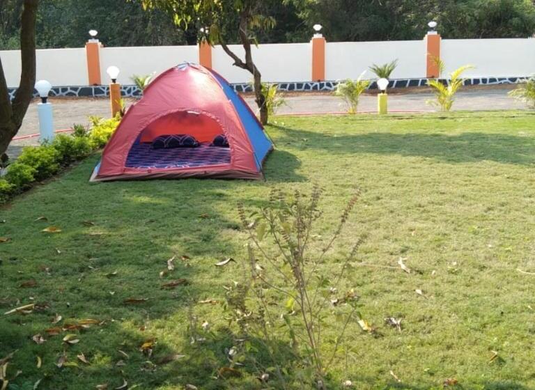 Resort Komal Farm House Karjat