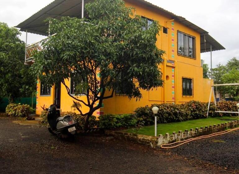 Resort Komal Farm House Karjat