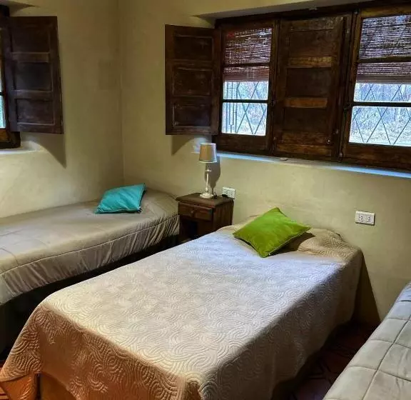 ユースホステル La Gertrudis Posada De Campo