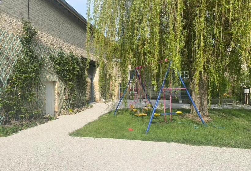 تختخواب و صبحانه Chez Odette Chambre Etable Et Glycine