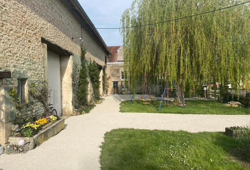 تختخواب و صبحانه Chez Odette Chambre Etable Et Glycine