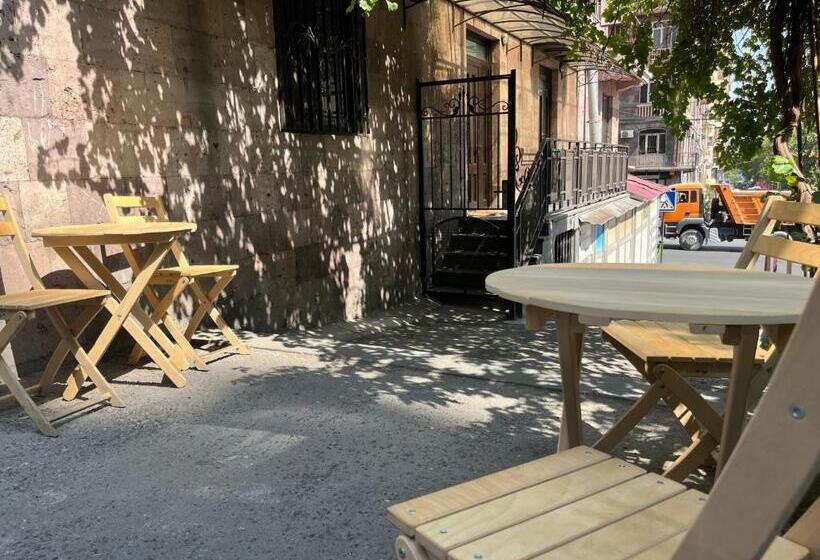 Downtown Budget Hotel By Arami