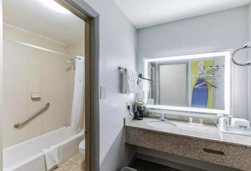 ホテル Days Inn I81 Double Bed Room