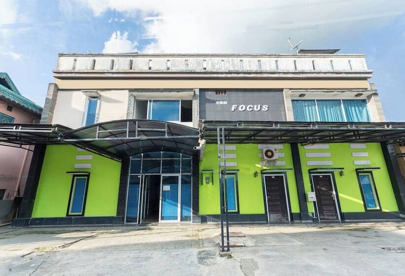 בית מלון כפרי Oyo 3762 Wisma Focus