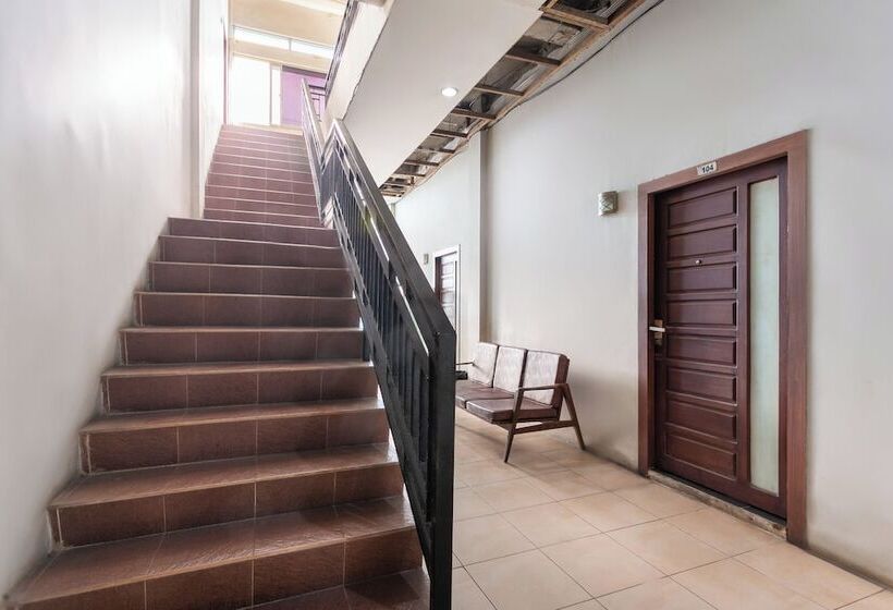 בית מלון כפרי Oyo 3762 Wisma Focus