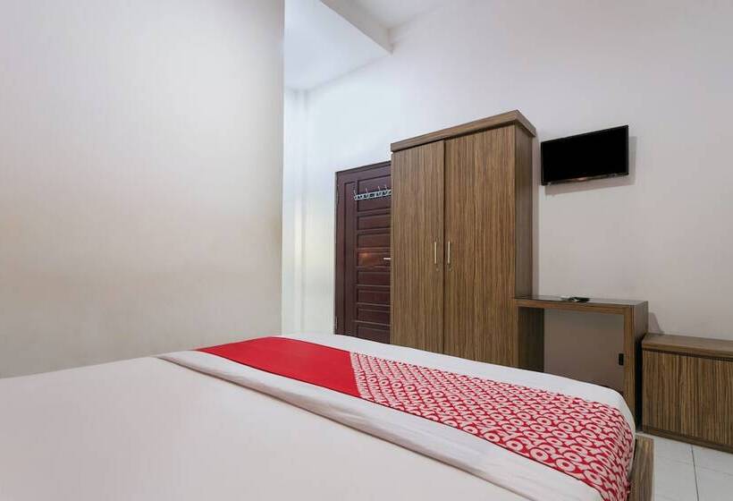 בית מלון כפרי Oyo 3762 Wisma Focus