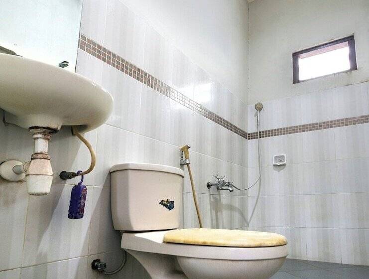 בית מלון כפרי Oyo 3762 Wisma Focus