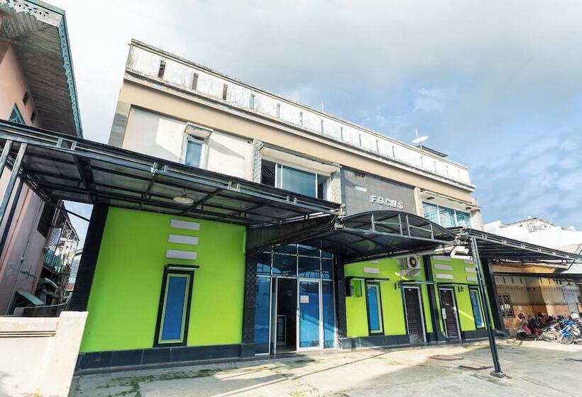 בית מלון כפרי Oyo 3762 Wisma Focus