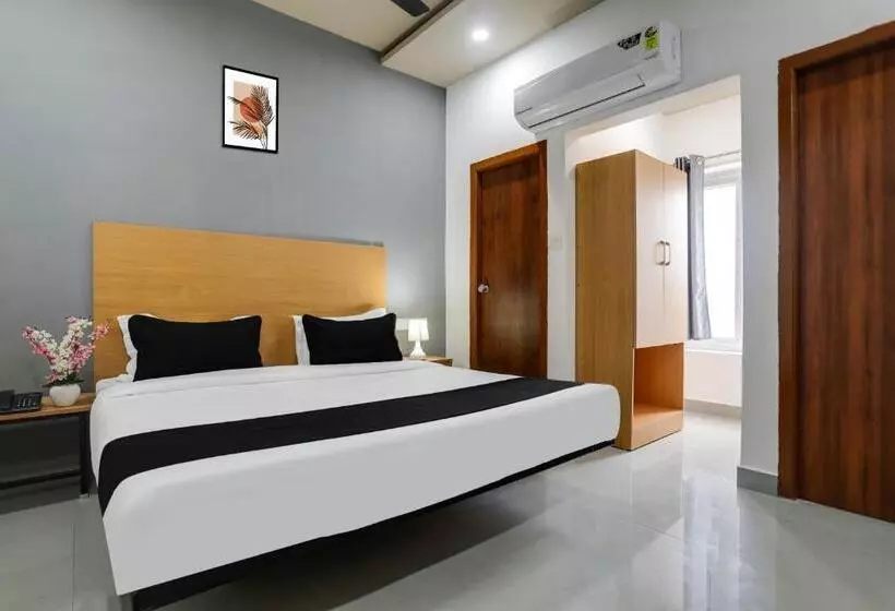 هتل Townhouse Shamshabad Near Airport