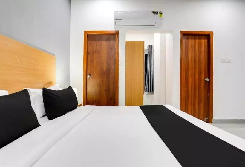 هتل Townhouse Shamshabad Near Airport