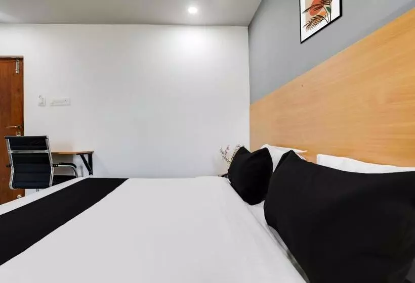 هتل Townhouse Shamshabad Near Airport