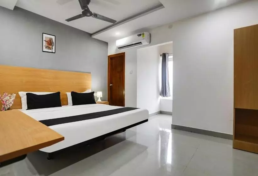 هتل Townhouse Shamshabad Near Airport