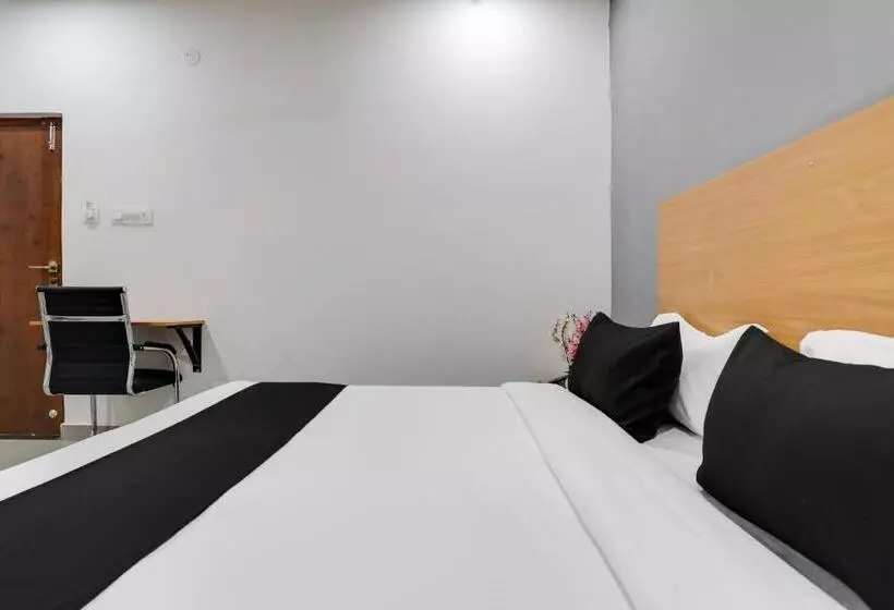 هتل Townhouse Shamshabad Near Airport