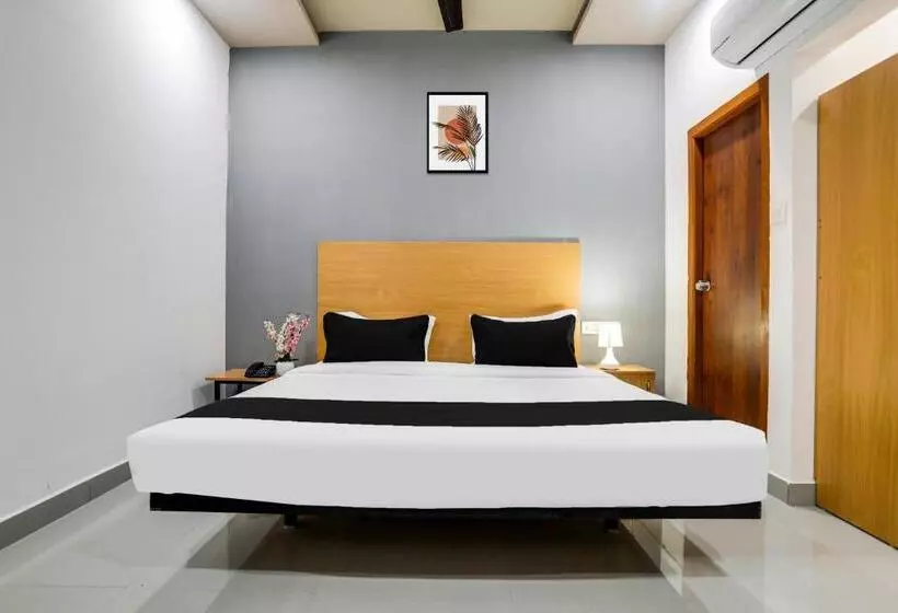 هتل Townhouse Shamshabad Near Airport