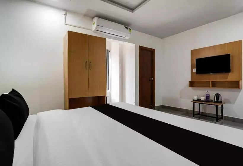 هتل Townhouse Shamshabad Near Airport