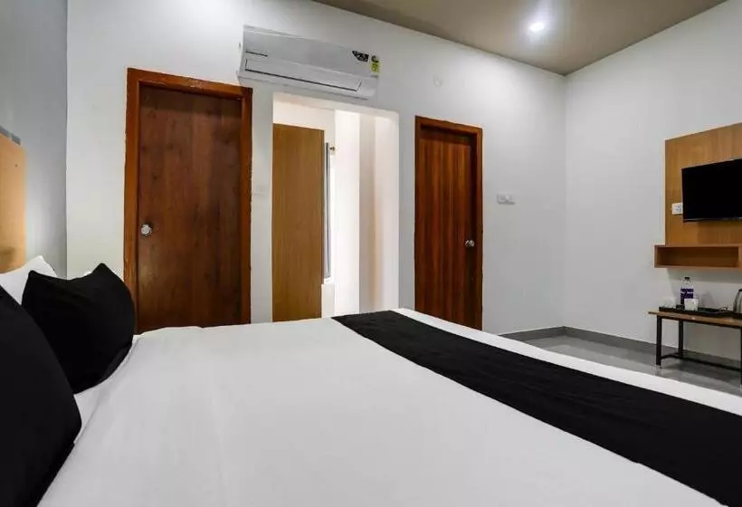 هتل Townhouse Shamshabad Near Airport