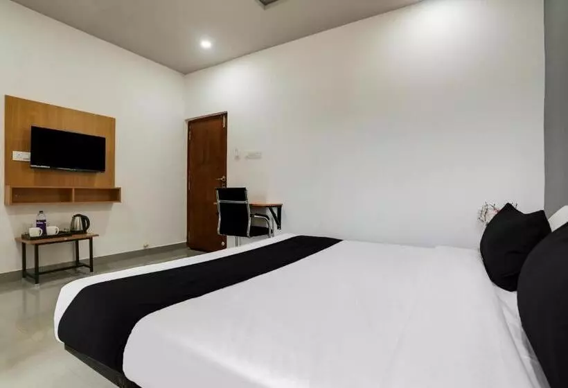 هتل Townhouse Shamshabad Near Airport