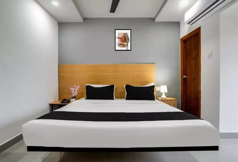 هتل Townhouse Shamshabad Near Airport