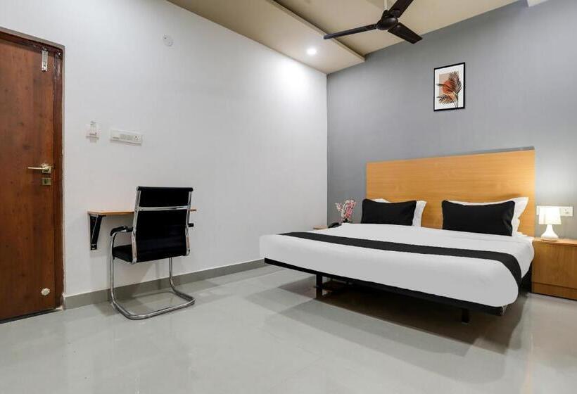 בית מלון כפרי Townhouse Shamshabad Near Airport