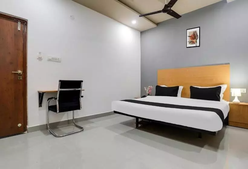 هتل Townhouse Shamshabad Near Airport