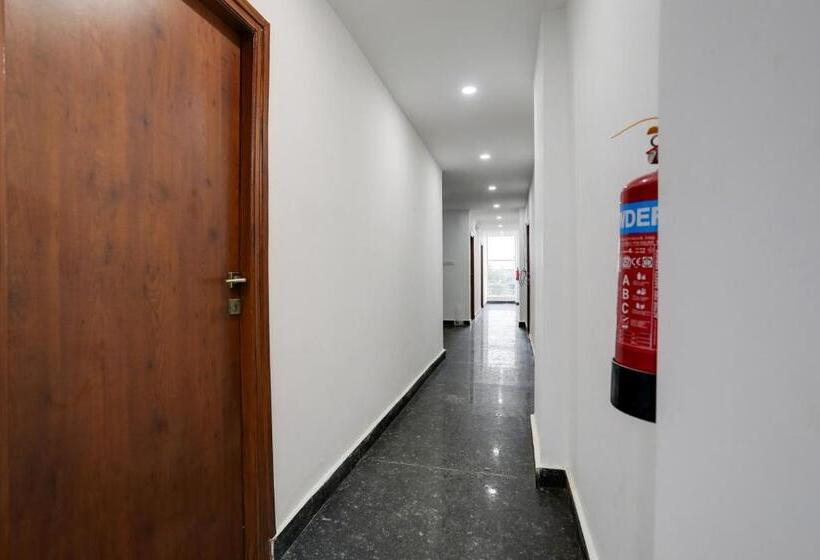 בית מלון כפרי Townhouse Shamshabad Near Airport