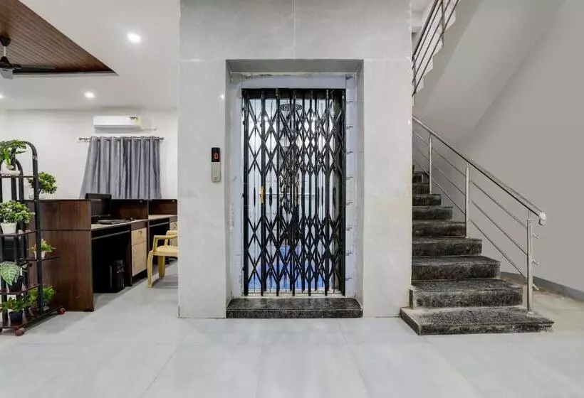 هتل Townhouse Shamshabad Near Airport