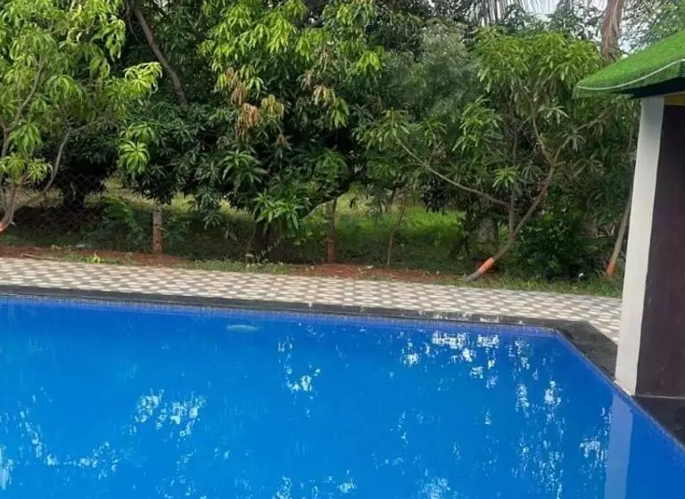 Lomakeskus Namaste Holidays Karjat