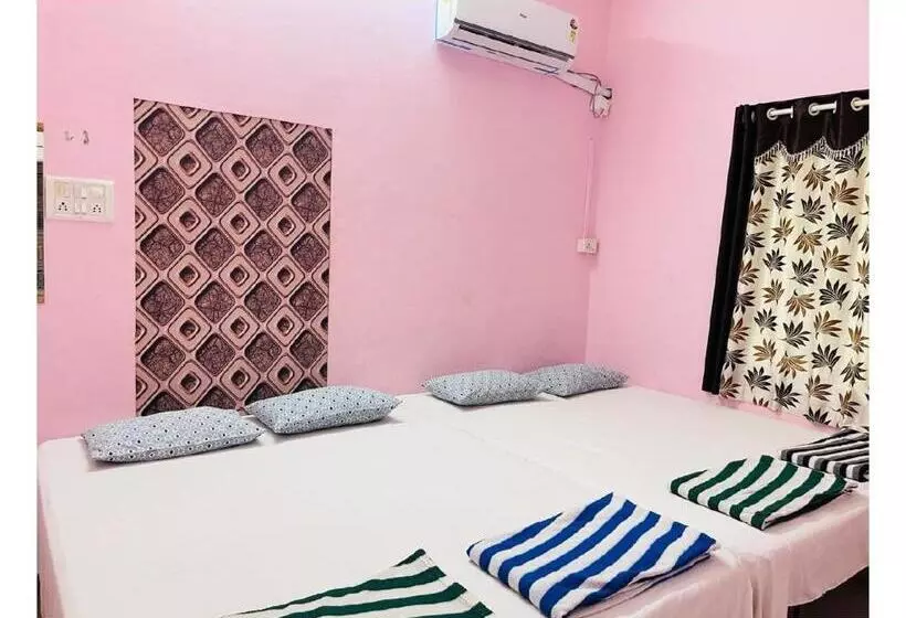 Lomakeskus Namaste Holidays Karjat