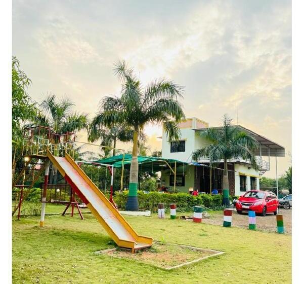 Курорт Namaste Holidays Karjat